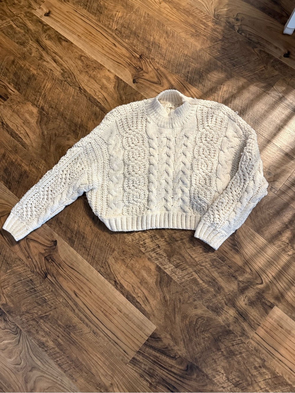 Chunky Cable Knit Cropped Sweater - Cream